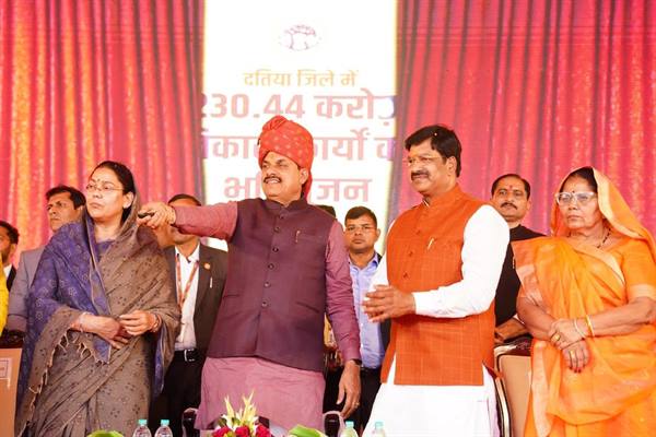 विकास, नवाचार और किसान समृद्धि का रोल मॉडल बन रहा दतिया : मुख्यमंत्री डॉ. यादव