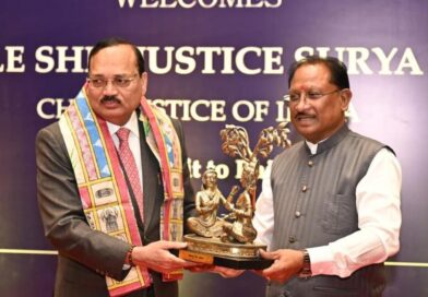 मुख्यमंत्री विष्णुदेव साय ने भारत के मुख्य न्यायाधीश न्यायमूर्ति सूर्यकांत का किया आत्मीय स्वागत