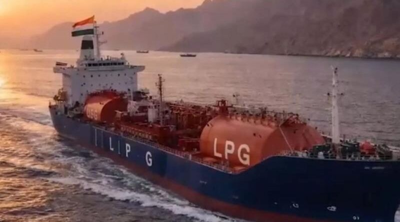 होर्मुज तनाव के बीच राहत: LPG जहाज ‘शिवालिक’ 40,000 टन गैस के साथ मुंद्रा पोर्ट पहुंचा