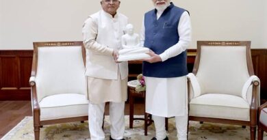 प्रधानमंत्री मोदी से मिले राज्यपाल पटेल