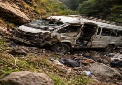 मनकामना मंदिर से लौट रहे भारतीय श्रद्धालुओं की बस गहरी खाई में गिरी, 7 की मौत