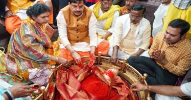 मुख्यमंत्री डॉ. यादव ने सपत्नीक अंगारेश्वर महादेव का पूजन-दर्शन कर अभिषेक किया