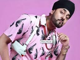 लंदन में सड़क हादसे का शिकार ब्रिटिश-भारतीय सिंगर मनजीत सिंह राल; अस्पताल में भर्ती