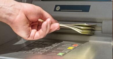 गुजरात में 9 साल बाद सही हुआ पैसा, 10,000 के ATM विड्रॉल में मिली गड़बड़ी का मुआवजा 3.28 लाख