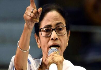 ममता बनर्जी ने चुनाव आयोग को लिखा खत, अधिकारियों के अचानक ट्रांसफर पर जताई चिंता
