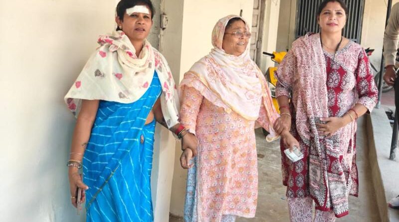 लोक निर्माण विभाग की महिला कर्मचारी रिश्वत लेते रंगे हाथों पकड़ी