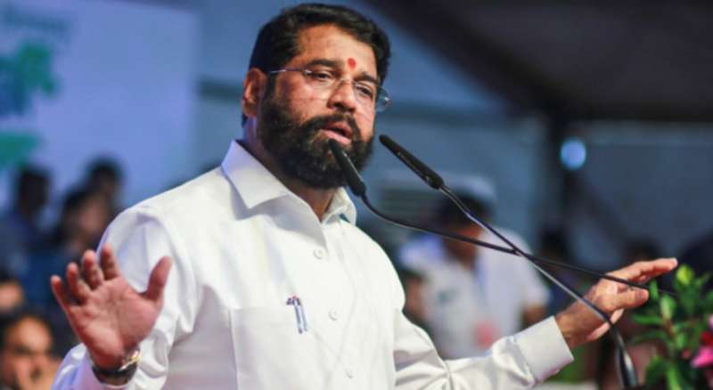 शिवसेना (यूबीटी) के आधे से ज्यादा सांसद शिंदे के संपर्क में, दल बदल की तैयारी