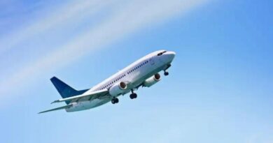 इंडियन एयरलाइंस को खाड़ी क्षेत्र के 9 हवाई अड्डों से बचने और 32,000 फीट से नीचे न उड़ने की सलाह