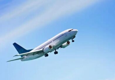 इंडियन एयरलाइंस को खाड़ी क्षेत्र के 9 हवाई अड्डों से बचने और 32,000 फीट से नीचे न उड़ने की सलाह