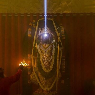 अयोध्या में रामलला का सूर्यतिलक, रामनवमी पर दिव्य नजारा