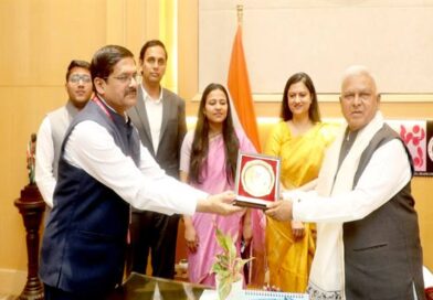 राज्यपाल पटेल से भारतीय विदेश सेवा के प्रशिक्षु अधिकारी मिले