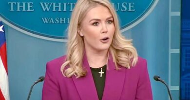 कैरोलिन लेविट को कैसे पता ट्रंप के कार्यक्रम में फायर-शॉट भी होगा