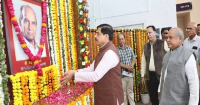 मुख्यमंत्री डॉ. यादव ने विधानसभा के पूर्व अध्यक्ष यज्ञदत्त शर्मा की जयंती पर पुष्पांजलि अर्पित की