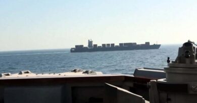 होर्मुज में बढ़ा तनाव, अमेरिका ने ईरानी जहाज कब्जे में लिया, ईरान ने बताया समुद्री डकैती