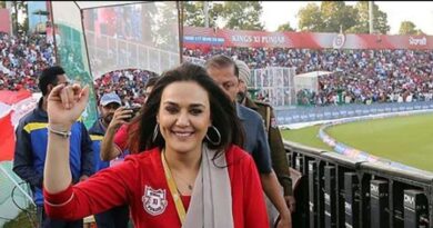 Preity Zinta के साथ स्टैंड में दिखी मिस्ट्री गर्ल