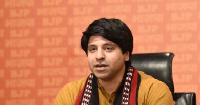 जनेऊ उतरवाने के आरोपों से गरमाई राजनीति, BJP ने उठाए सवाल