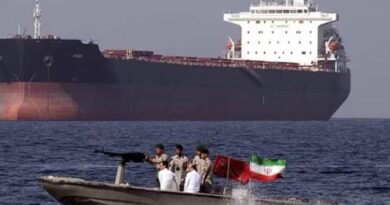 होर्मुज जलडमरूमध्य में तनाव चरम पर, ईरानी सेना की जहाजों पर फायरिंग