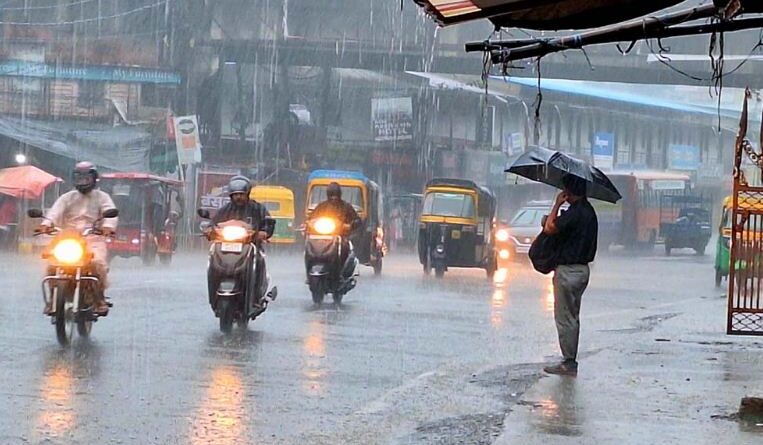 गर्मी से राहत: कश्मीर से केरल तक बारिश का असर