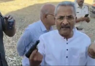 सागर में रास्ता बंद कराने को लेकर विवाद, BJP नेता ने तानी पिस्टल