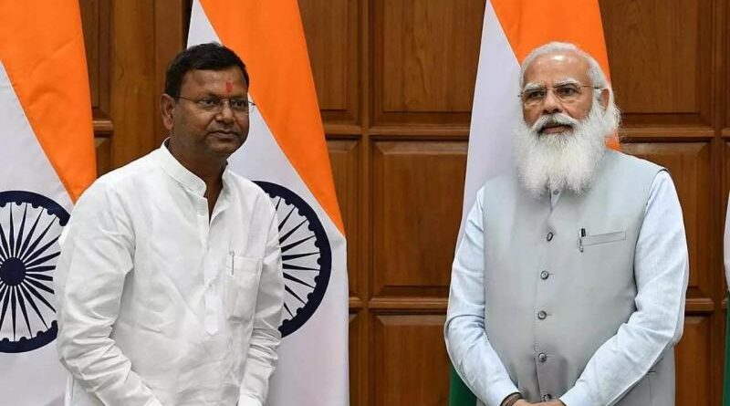 यूपी में मंत्रिमंडल विस्तार की उल्टी गिनती शुरू: पीएम मोदी से मिले प्रदेश अध्यक्ष पंकज चौधरी