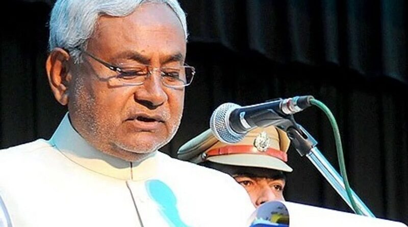 नीतीश कुमार पहली बार बने राज्यसभा सांसद, सी. पी. राधाकृष्णन ने दिलाई सदस्यता