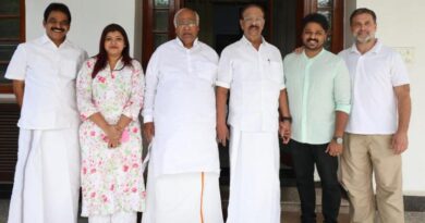 Kerala में सियासी हलचल, बागी सुधाकरण ने Rahul Gandhi संग साझा किया मंच