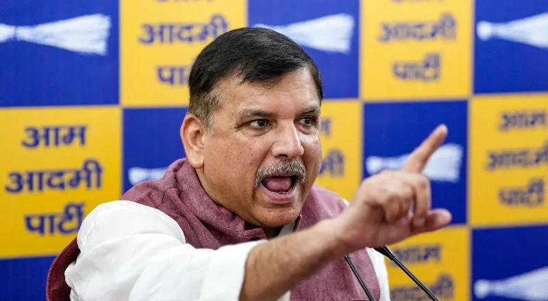 AAP ने खटखटाया राज्यसभा सभापति का दरवाजा, 7 सांसदों की सदस्यता पर सवाल