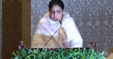 बारामती उपचुनाव में गरमाई विरासत की सियासत, सुनेत्रा पवार ने अजित पवार के काम आगे बढ़ाने का वादा किया