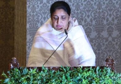 बारामती उपचुनाव में गरमाई विरासत की सियासत, सुनेत्रा पवार ने अजित पवार के काम आगे बढ़ाने का वादा किया