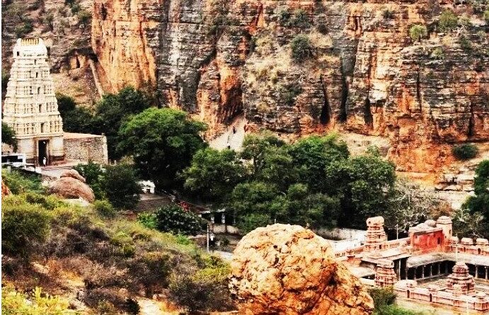 यहां हर साल साक्षात् मनुष्य रूप में दर्शन देते हैं महादेव, रौद्र और शांत ऊर्जा दोनों की होती है पूजा