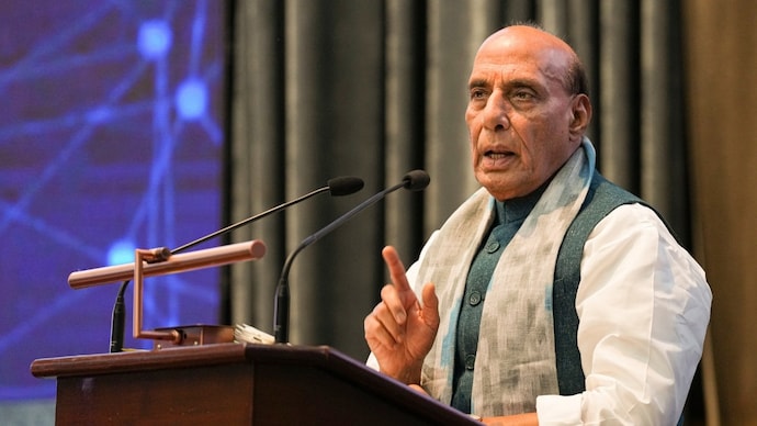 कोशिश करके देख लो”: पाकिस्तान की धमकी पर Rajnath Singh का सख्त संदेश