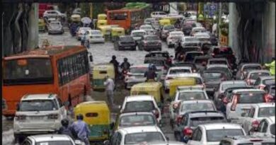 सरकारी गाड़ियों की लापरवाही: बिना PUC दिल्ली की सड़कों पर दौड़ रहे सरकारी वाहन, NGT में खुलासा