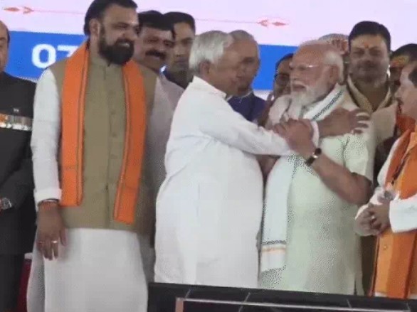 सम्राट कैबिनेट का गठन, नीतीश के बेटे समेत 32 मंत्रियों ने ली शपथ