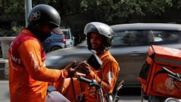 बढ़ती ईंधन लागत के खिलाफ डिलिवरी पार्टनर्स का विरोध, कमाई बढ़ाने की मांग हुई तेज