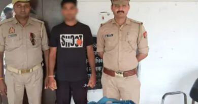देशी शराब तस्कर गिरफ्तार तीस क्वार्टर अवैध देशी शराब बरामद