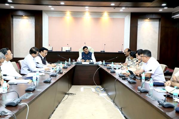 बेहतर कानून व्यवस्था के लिए वरिष्ठ अधिकारी भी रहें मुस्तैद : मुख्यमंत्री डॉ. यादव