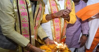 प्रधानमंत्री मोदी की उपलब्धियों का किया बखान, सीएम ने कांग्रेस को भी घेरा