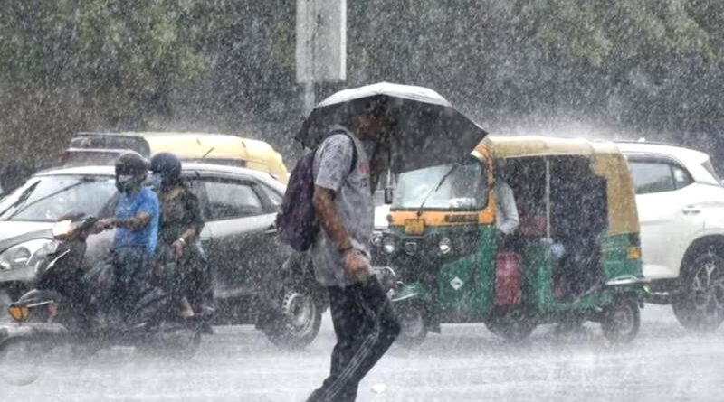 दिल्ली-एनसीआर में बदला मौसम, बारिश और तेज आंधी से गर्मी से मिली राहत
