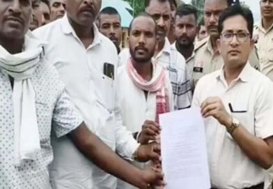 फर्जी लोन मामले में किसानों का हंगामा, कलेक्ट्रेट पहुंचकर प्रशासन को सौंपा ज्ञापन
