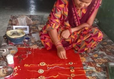 कृषि, पशुपालन और उद्यम से जुड़ी धरमजयगढ़ की महिलाएं अब स्थानीय बीजों और अनाजों से बना रहीं राखियां