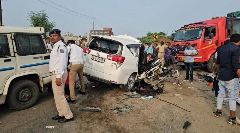 ट्रॉला और ईको वैन की भीषण टक्कर, धार में गुजरात के छह लोगों की मौत
