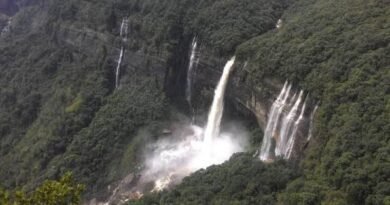 नोहकालिकाई फॉल्स की खूबसूरती देख रह जाएंगे दंग, Meghalaya में है प्रकृति का अद्भुत नजारा