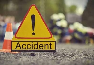 पेट्रोल पंप से टकराकर पलटी बस, 35 यात्रियों में करीब 20 घायल; बड़ा हादसा टला