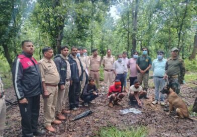 मृत भालू के नाखून काटकर ले जाने वाले दो आरोपी गिरफ्तार