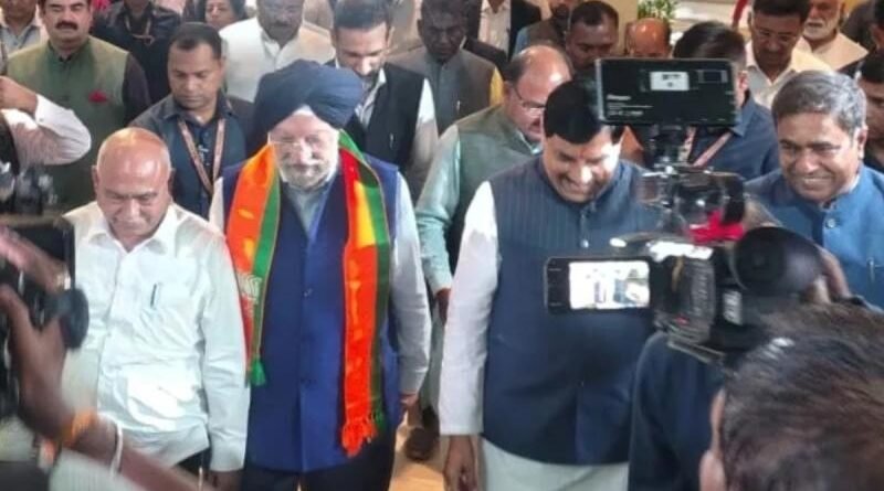 हरदीप पुरी के नामांकन में शामिल हुए सीएम मोहन यादव और हेमंत खंडेलवाल
