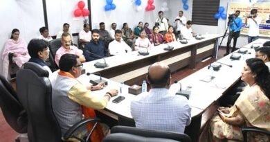 अनुसूचित जाति वर्ग के सर्वांगीण विकास के लिए पूरी प्रतिबद्धता और संवेदनशीलता से कार्य करें अधिकारी : मंत्री चौहान