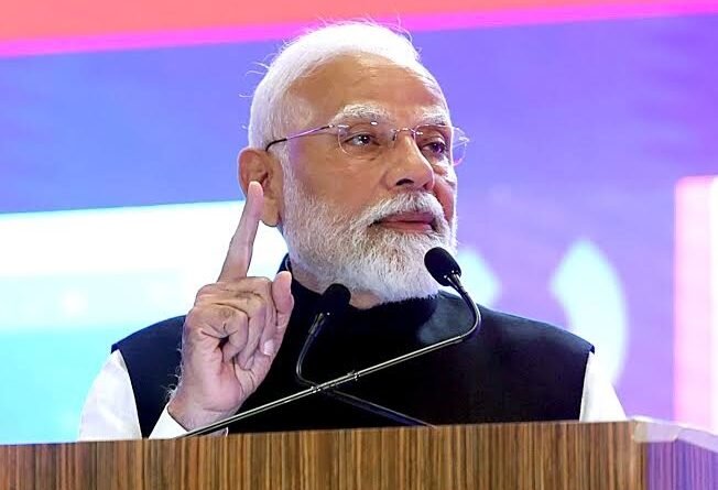 दुनिया को समाधान देने में सक्षम हैं युवा, PM मोदी ने रचनात्मक सोच और आत्मविश्वास पर दिया जोर