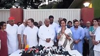 1 नवंबर की रैली से पहले विपक्ष हुआ सक्रिय, खरगे के आवास पर हुई अहम बैठक