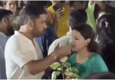धोनी ने अनंत-राधिका संग की बोट राइड, पत्नी साक्षी के साथ वायरल हुआ दिलचस्प पल