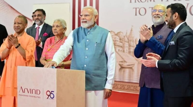 पीएम मोदी ने वाराणसी में किया गारमेंट फैक्टरी का उद्घाटन, युवाओं के लिए खुलेंगे रोजगार के रास्ते